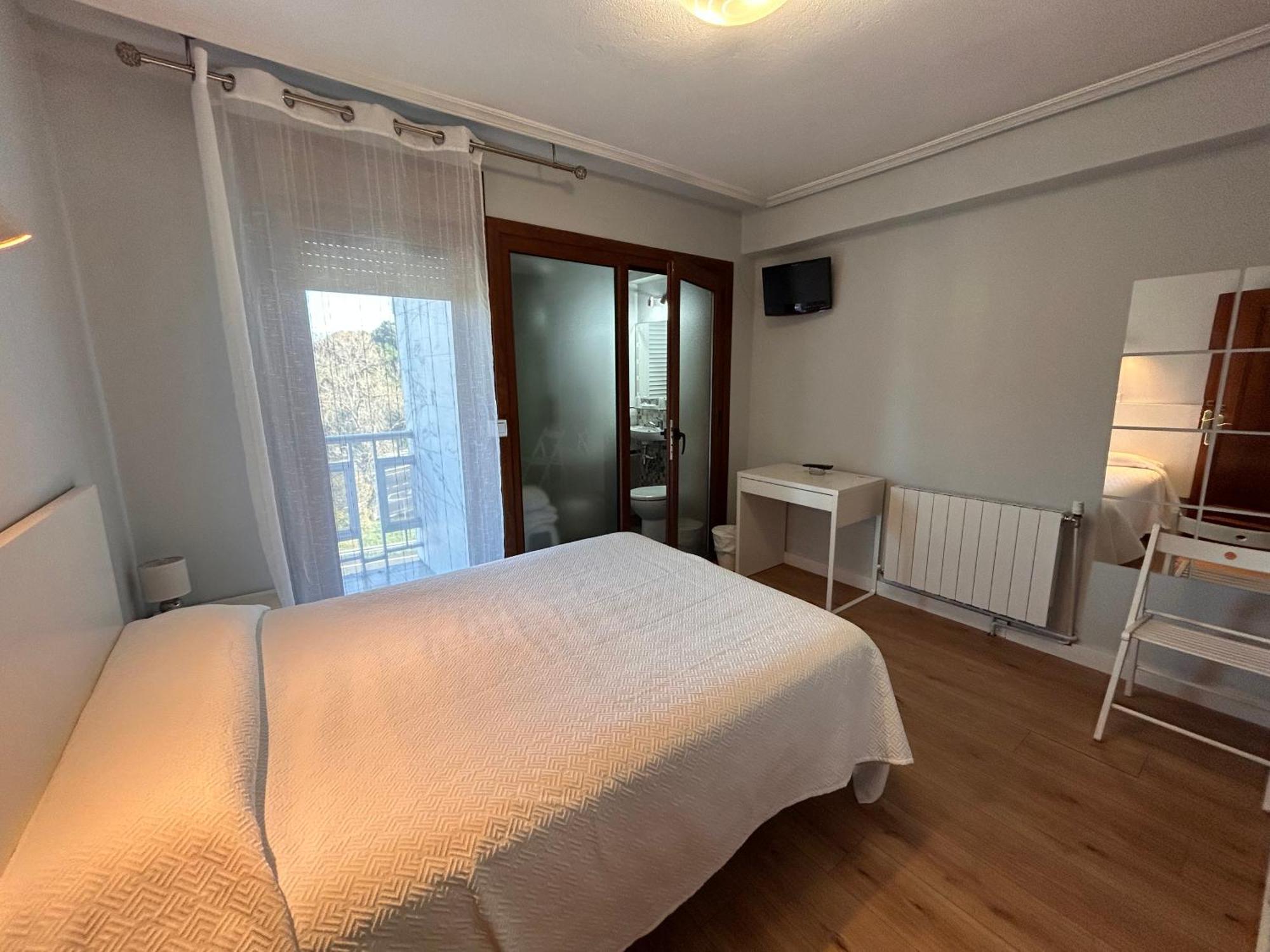 Hostal El Carro 라레도 외부 사진