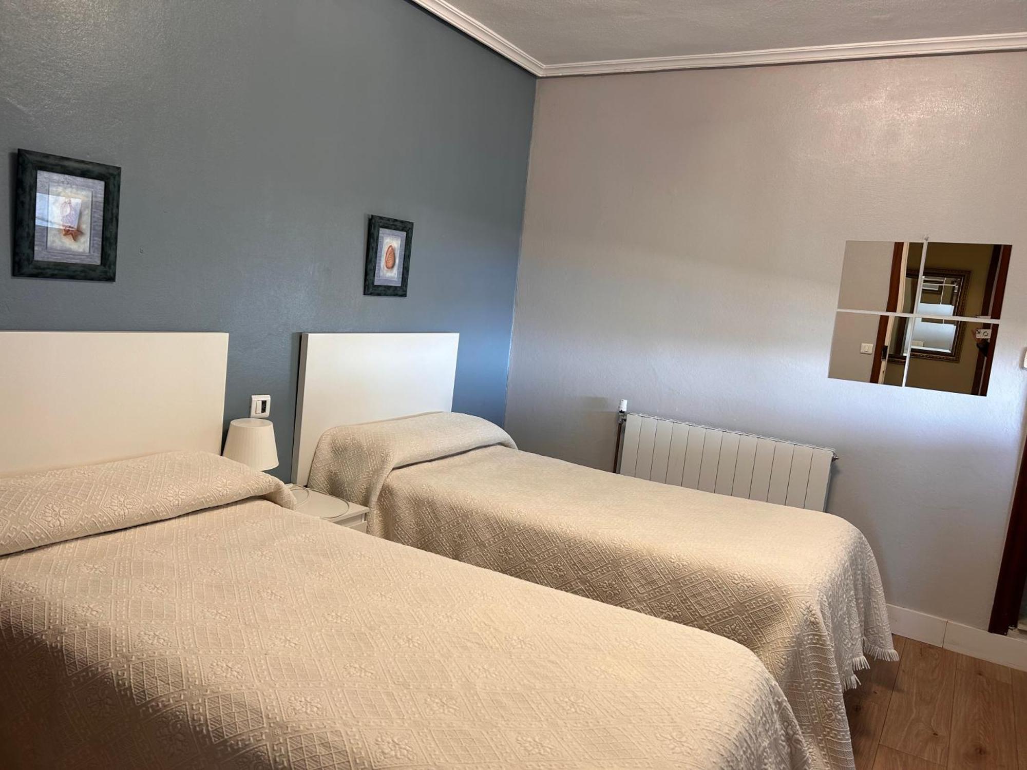 Hostal El Carro 라레도 외부 사진