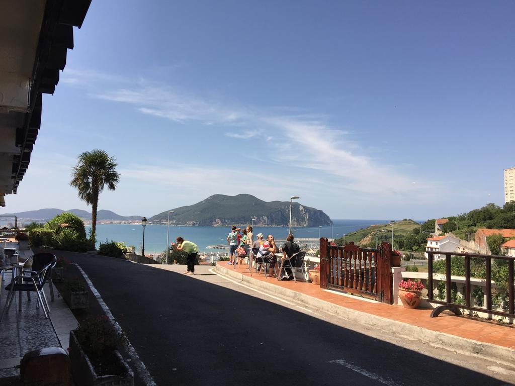 Hostal El Carro 라레도 외부 사진