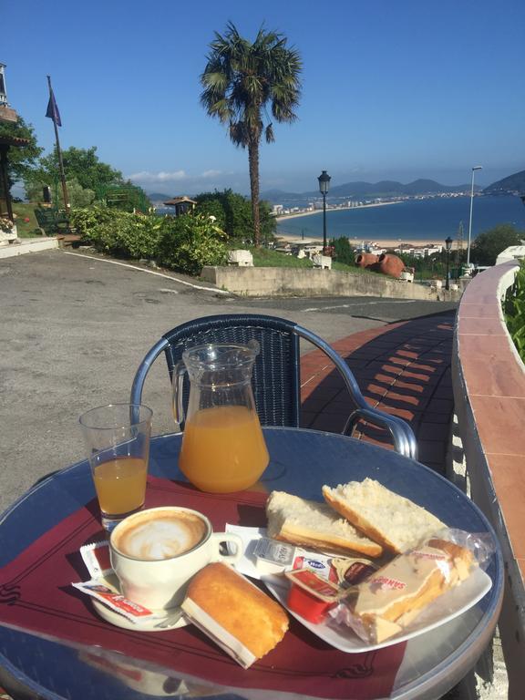 Hostal El Carro 라레도 외부 사진
